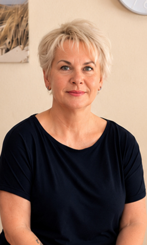Kerstin Lasch - Praxisinhaberin und Physiotherapeutin Kerstin Lasch - Praxisinhaberin und Physiotherapeutin